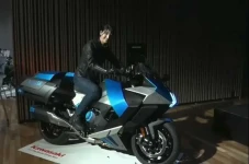 Kawasaki Hadirkan Ninja...