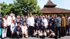 Bareng Jokowi, Pos Indonesia...