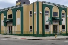 Imam Ditembak di Luar...