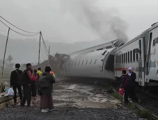 KAI Batalkan 9 Perjalanan...