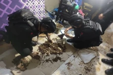 Gegana Amankan Ratusan...