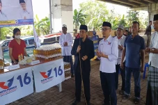 Hibahkan Ambulans Jadi...