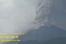 Gunung Lewotobi Laki-Laki...