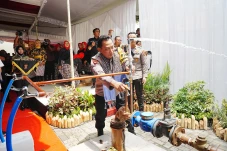Resmikan Sumur Bor di...