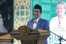 Yenny Wahid Ungkap Mahfud...