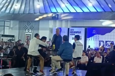 Ganjar Pranowo Disambut...