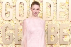 Gaun Hunter Schafer...