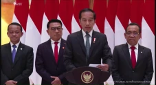 Jokowi Kunjungi Tiga...