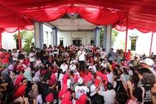 Singgung Buku Putih,...