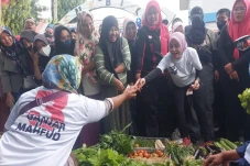 Blusukan ke Pasar Tempel...