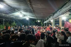 Dua Siswi Lulusan SMK...