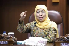Khofifah Dukung Prabowo-Gibran,...