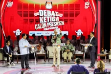 Presiden Tak Patut Komentari...