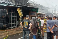 Kebakaran di Jalan Dr...