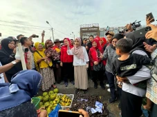 Blusukan di Pasar Tulang...