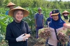 Atikoh Ganjar Pastikan...