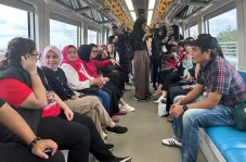 Siti Atikoh Jajal LRT...