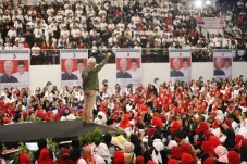 Sambangi Surabaya, Ganjar...