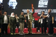 Simbol Kepercayaan Pimpin...