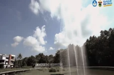 5 Universitas Negeri...