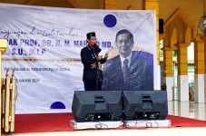 Kunjungi Panti Asuhan...