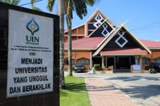 10 Jurnal Hukum Indonesia...