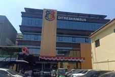 Rugikan Petani, 2 Pemalsu...
