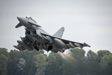 Jet Tempur Inggris Typhoon...