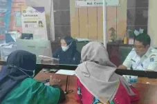 243.160 Orang Keluar...