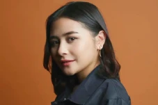 Prilly Latuconsina Dipuji...
