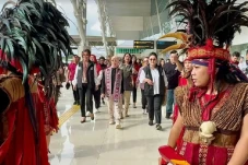 Kunjungi Manado, Atikoh...