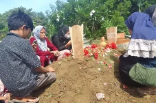 6 Wanita Pemandu Lagu...
