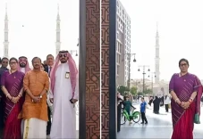 Menteri Hindu Memasuki...