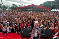 Atikoh Tepis Isu Bansos...