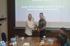 Kapuspen TNI Kunjungi...