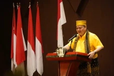 Airlangga: Kita Tunjukkan...