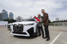 Unik, Mobil Listrik...