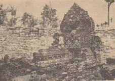 Misteri Batu Nisan Corak...