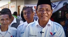 Gelar Bazar Murah, Caleg...