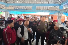 Cak Lontong Turun Langsung...