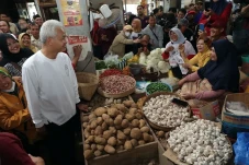 Pedagang Pasar Sayur...