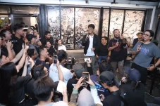 Kunjungan ke Manado,...