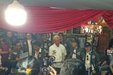 Dapat Dukungan Slank,...