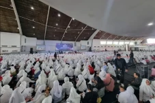 15 Ribu Muslimat Hadiri...