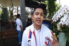 Siti Atikoh di Mata...