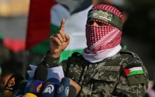 Israel Mundur Teratur,...