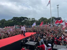Ganjar Pranowo Hadiri...