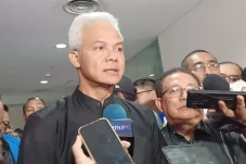 Ganjar Terima Masukan...