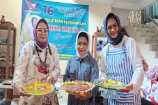 Caleg Perindo Dyah Anita...