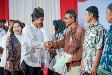 Bagikan Sertifikat Tanah,...